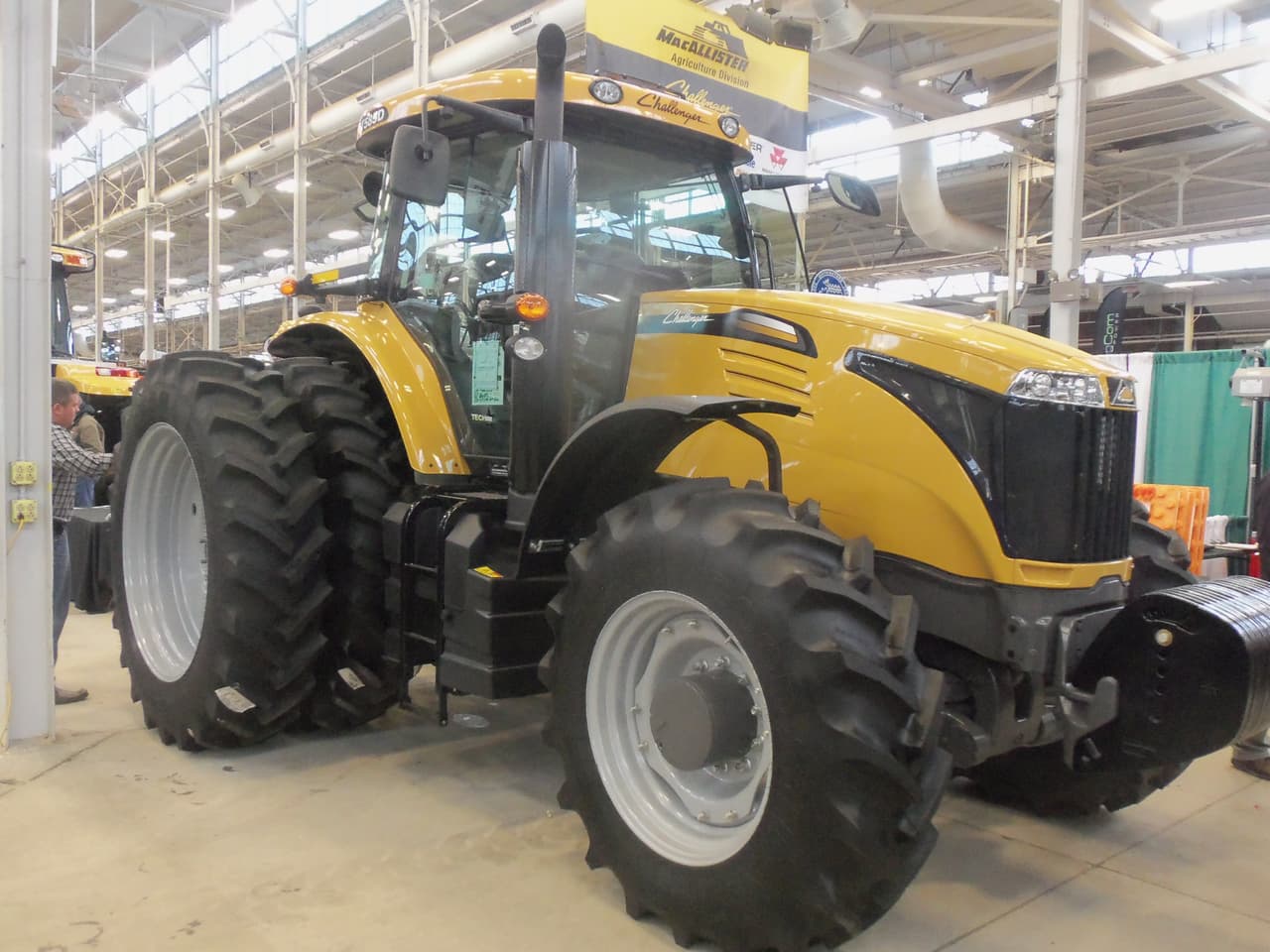 Challenger MT565E