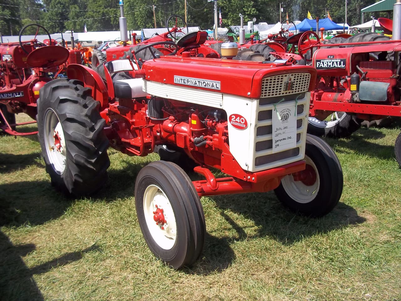 Farmall 240 
