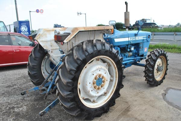 Ford 3900 