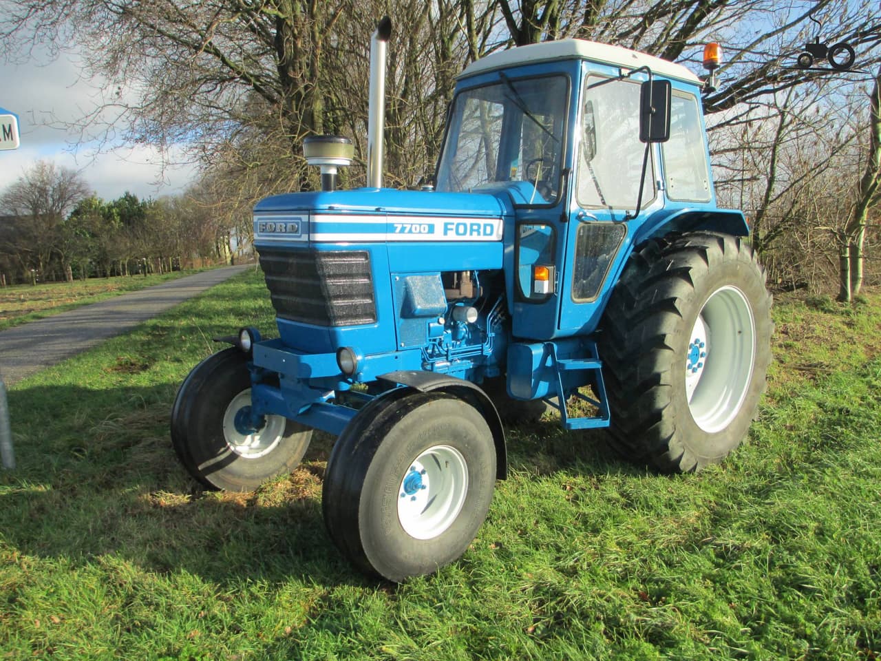 Ford 7700 