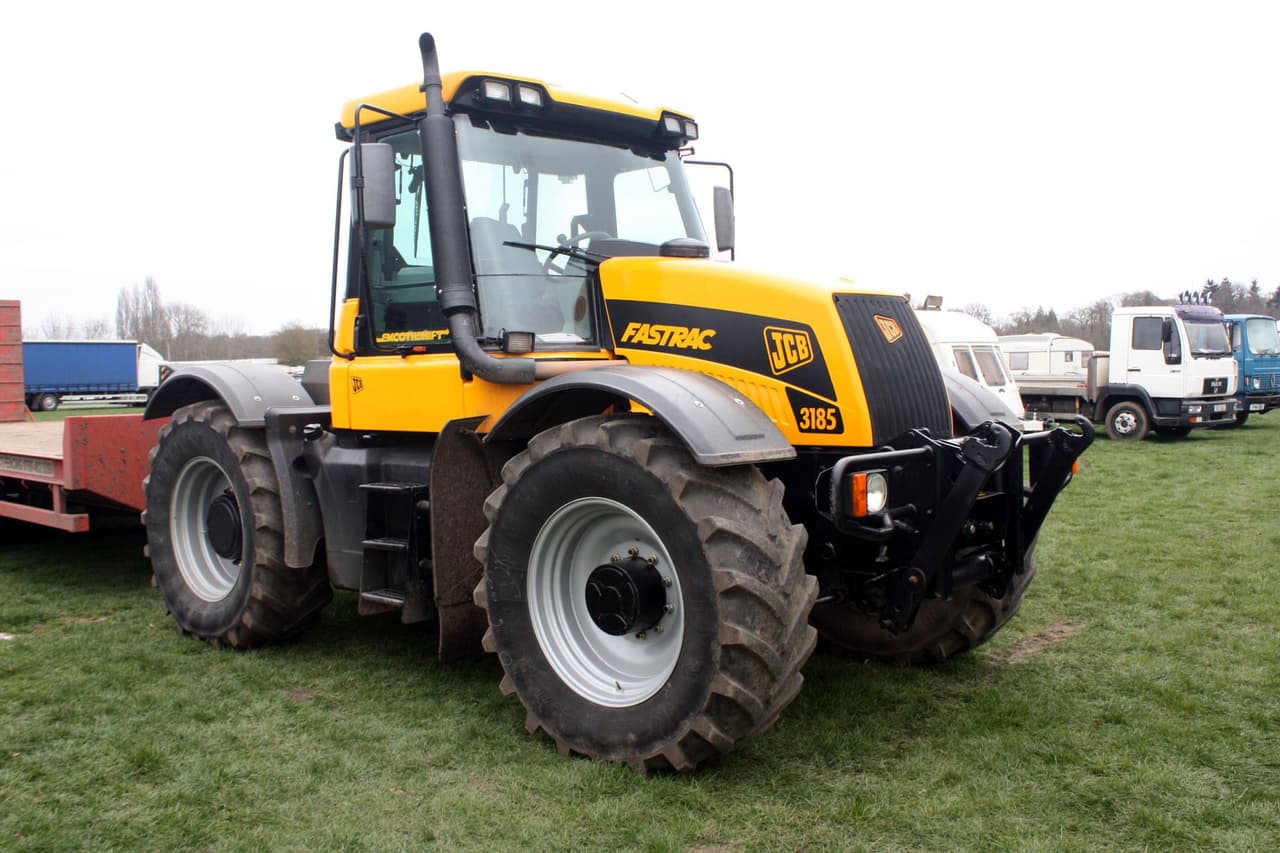 JCB Fastrac 3185 