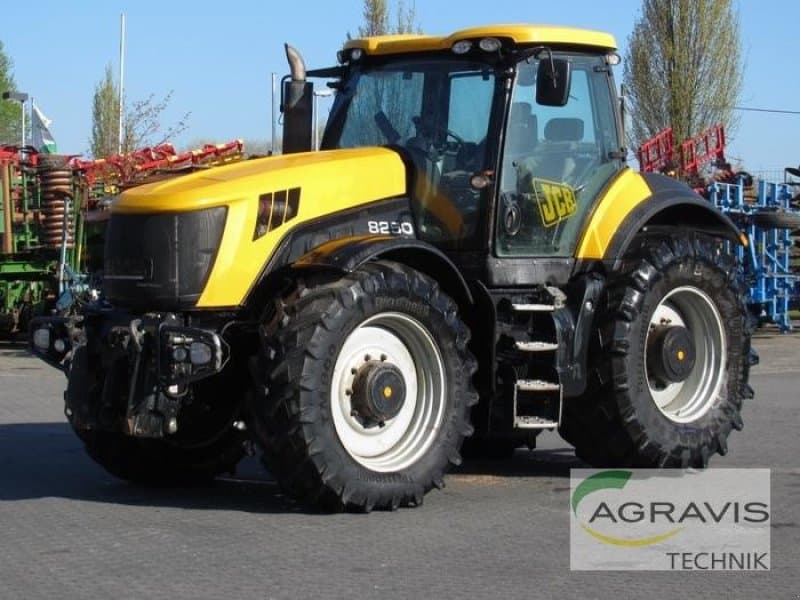 JCB Fastrac 8250 