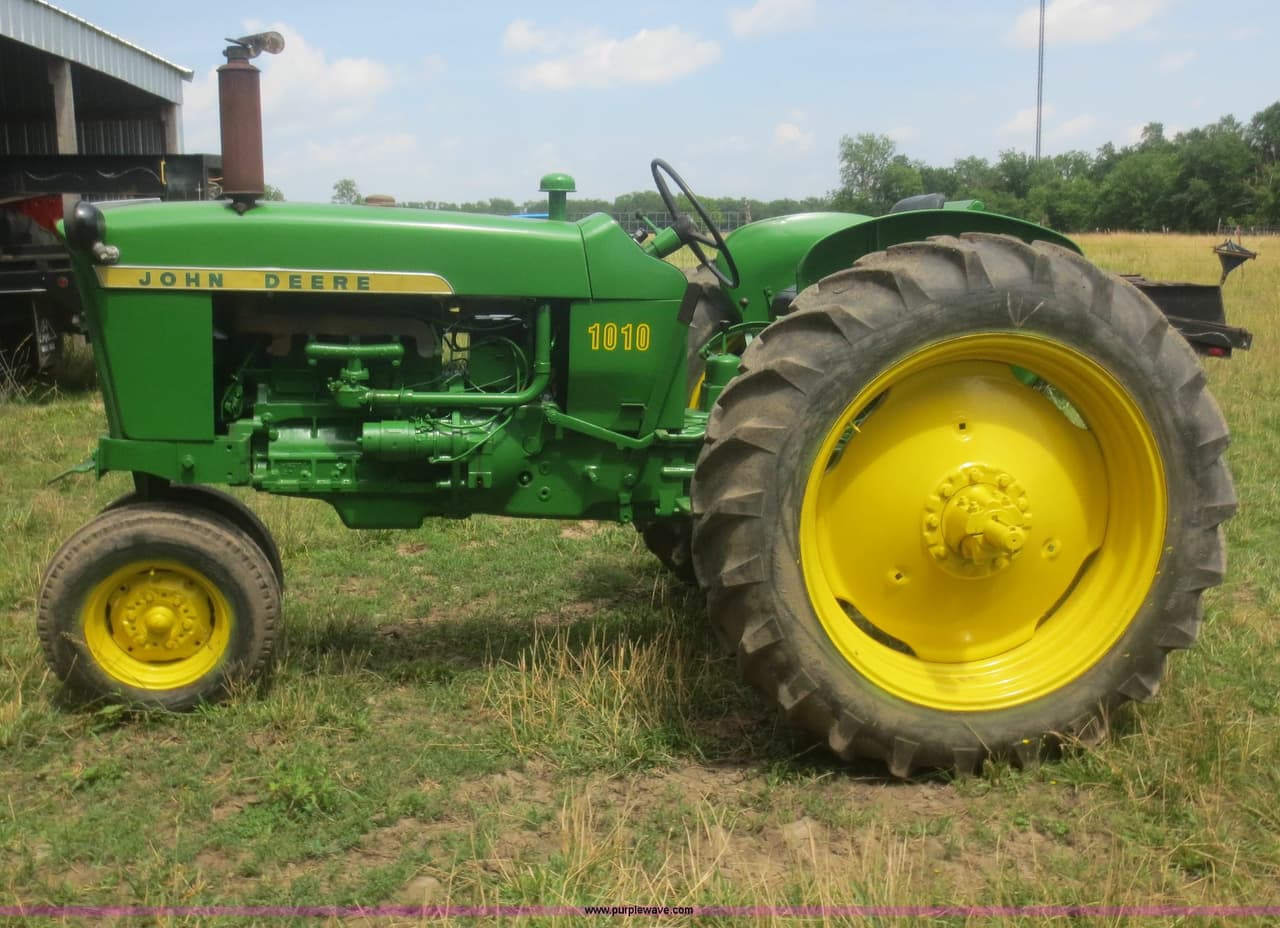 John Deere 1010 