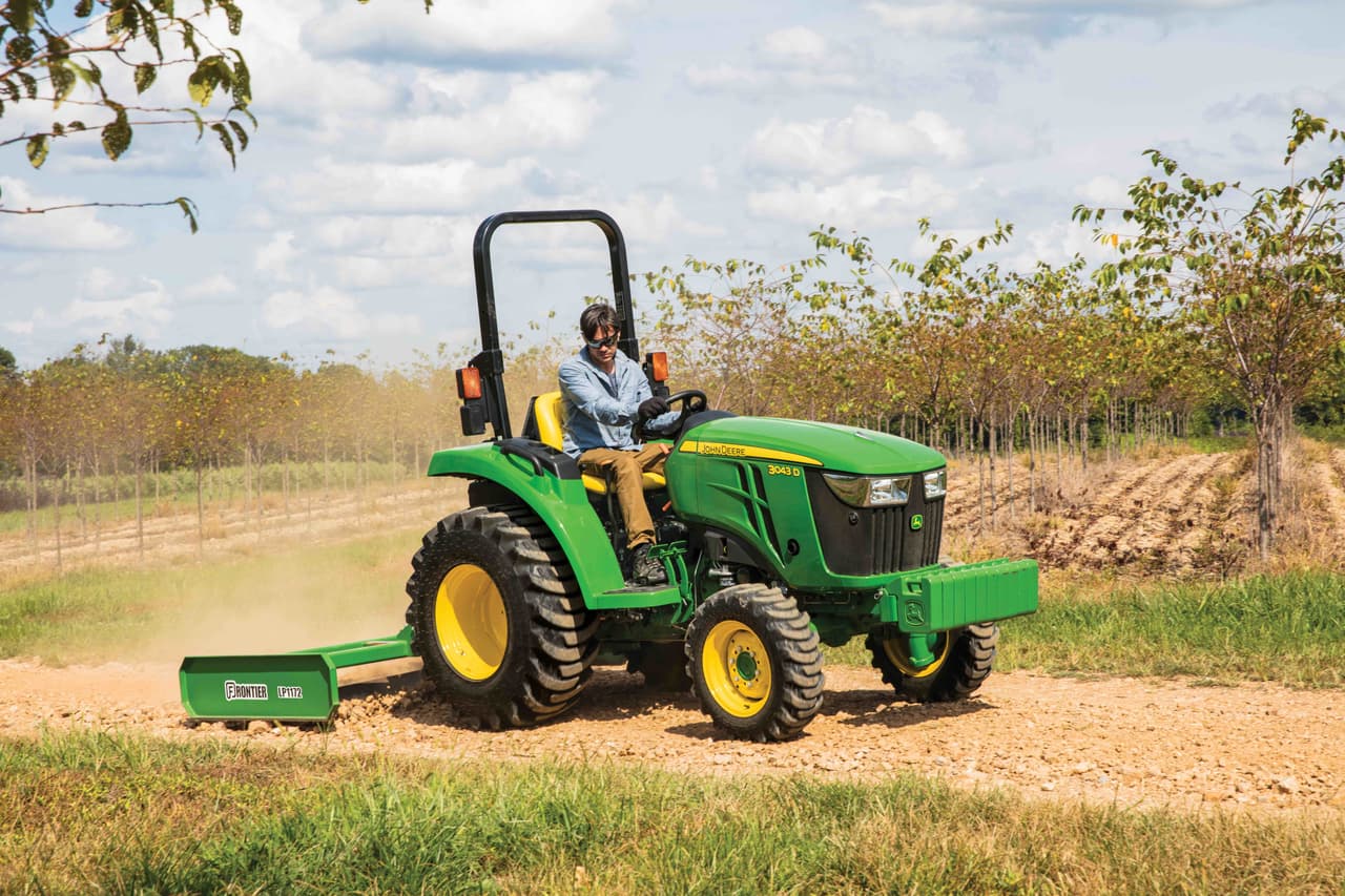 John Deere 1546F