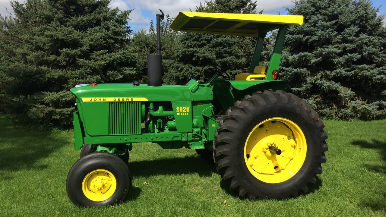 John Deere 3020 