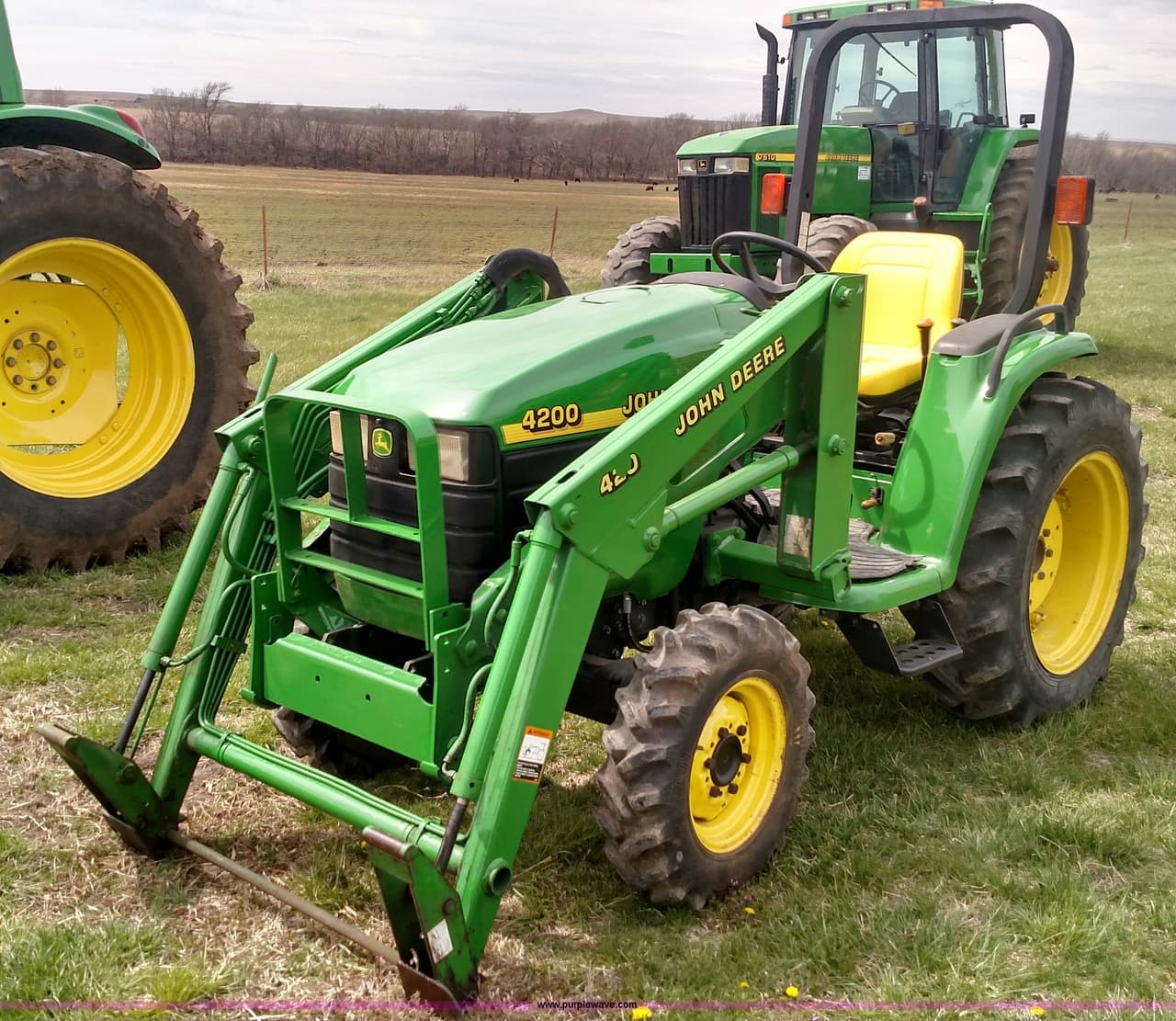 John Deere 4200 