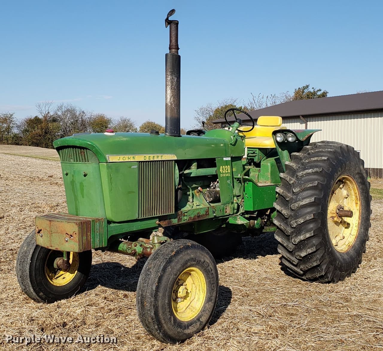 John Deere 4320 