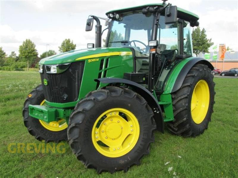 John Deere 5085M 