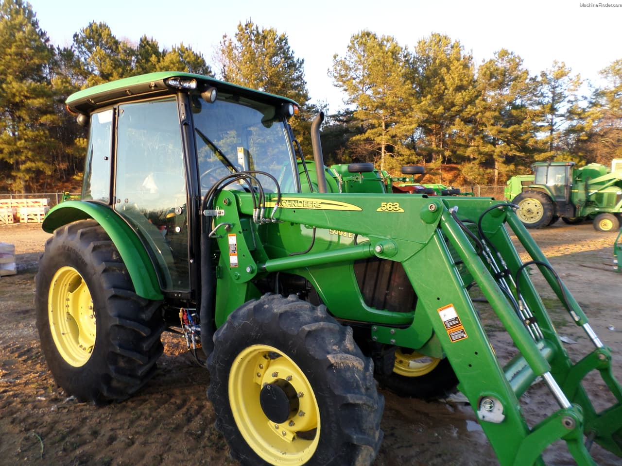 John Deere 5093E 