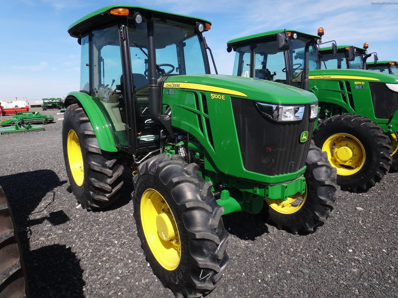 John Deere 5100E 