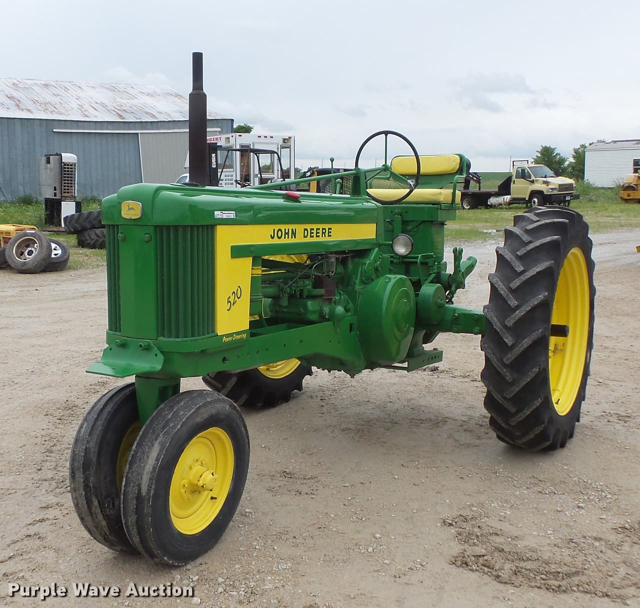 John Deere 520 