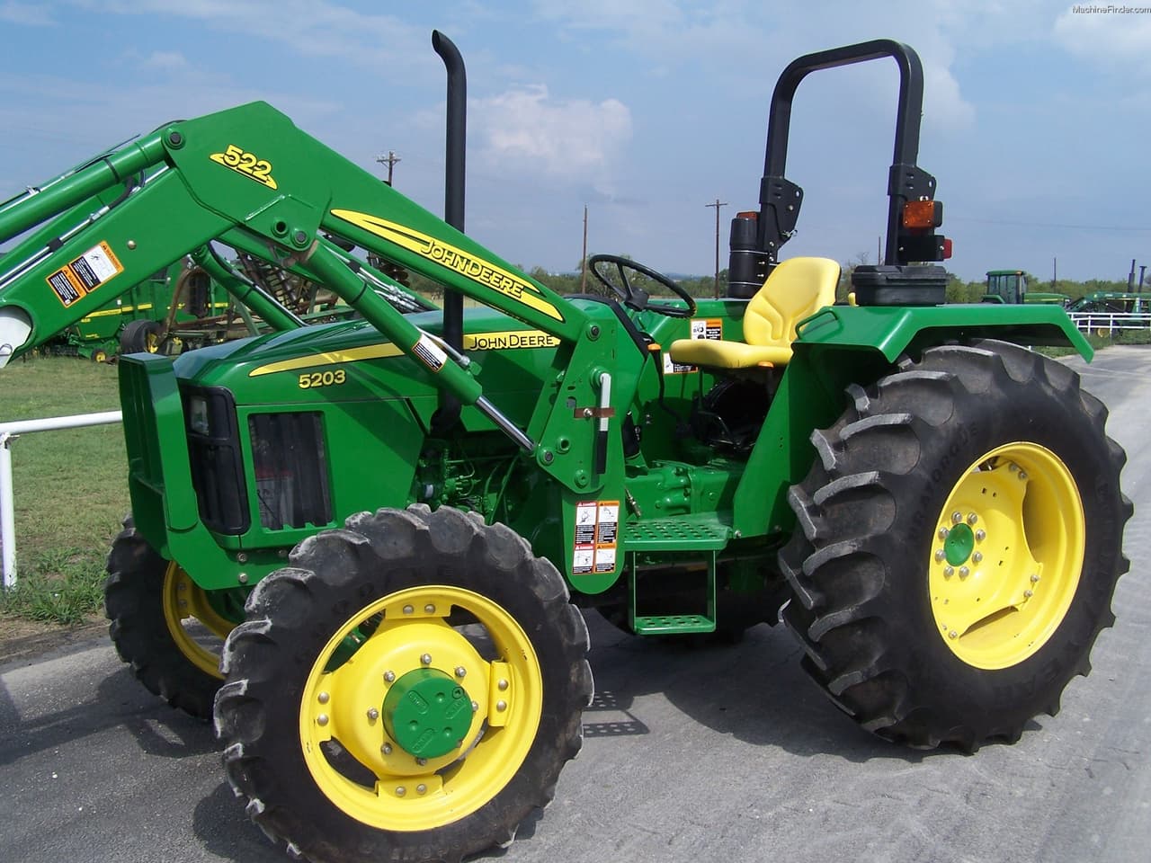 John Deere 5203 