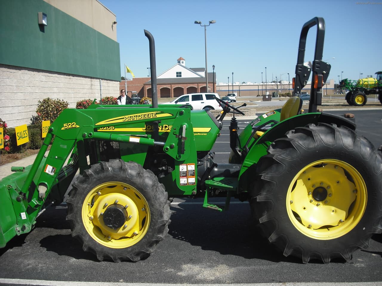 John Deere 5205 