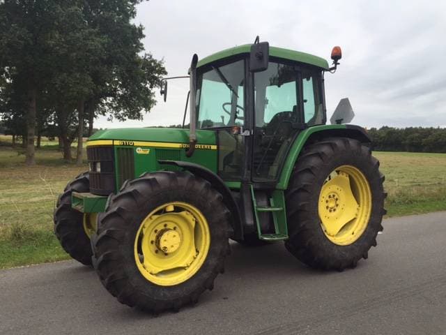 John Deere 6110 