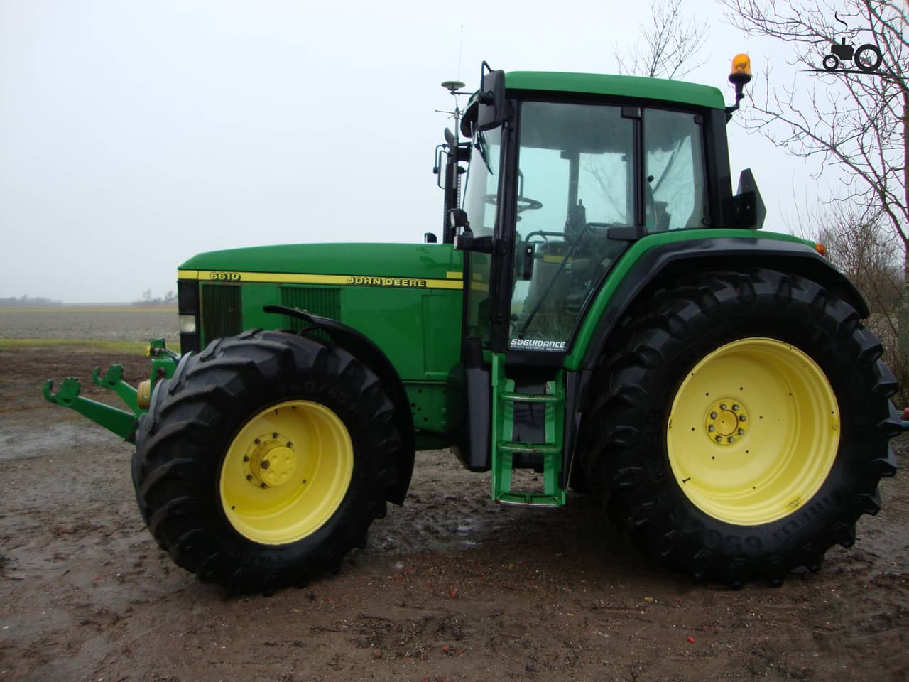 John Deere 6610 
