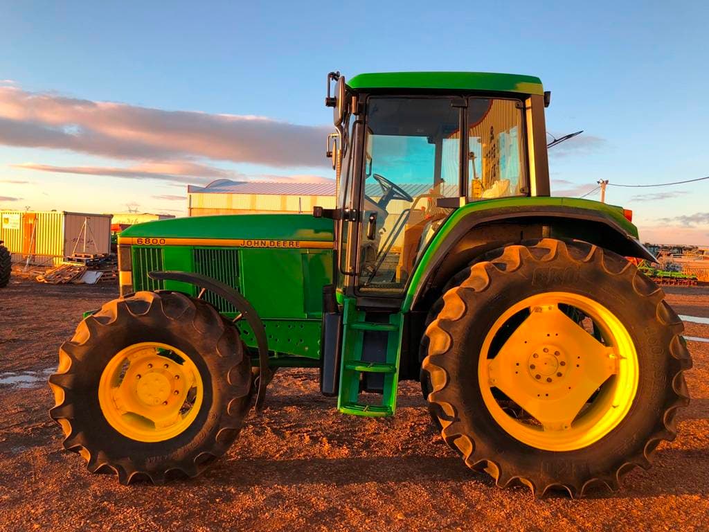 John Deere 6800 