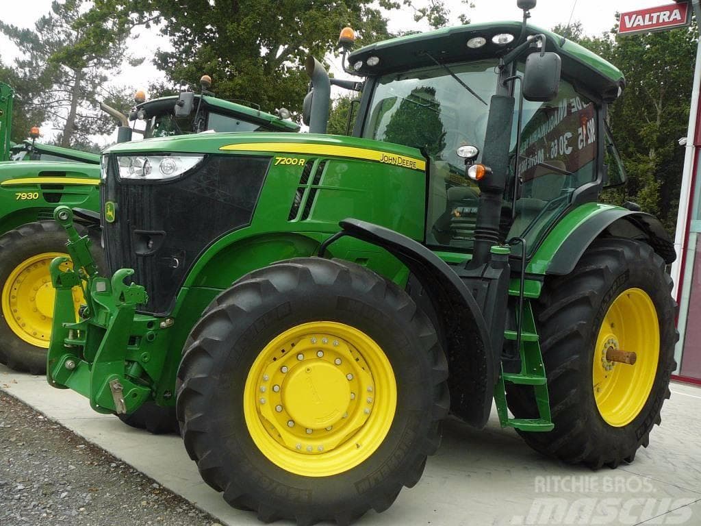 John Deere 7200 