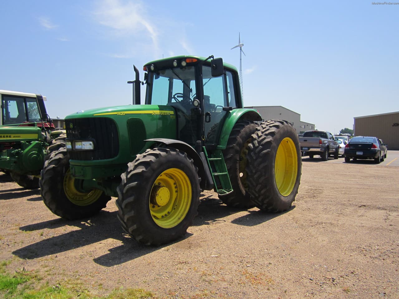 John Deere 7420 