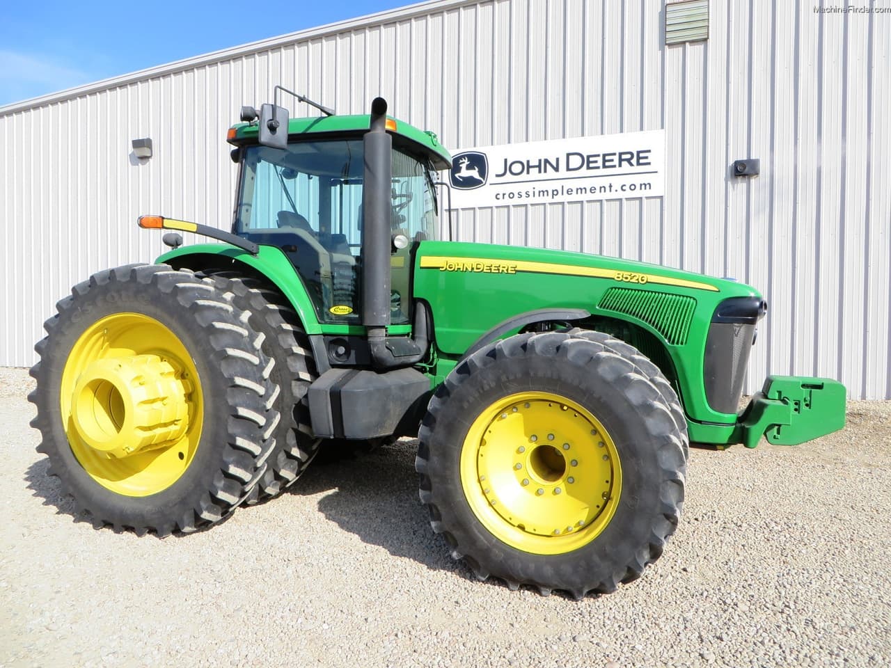 John Deere 8520 