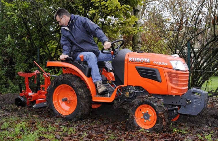 Kubota B1220 