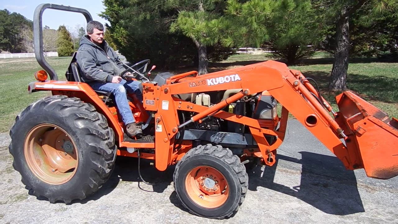 Kubota L2900 