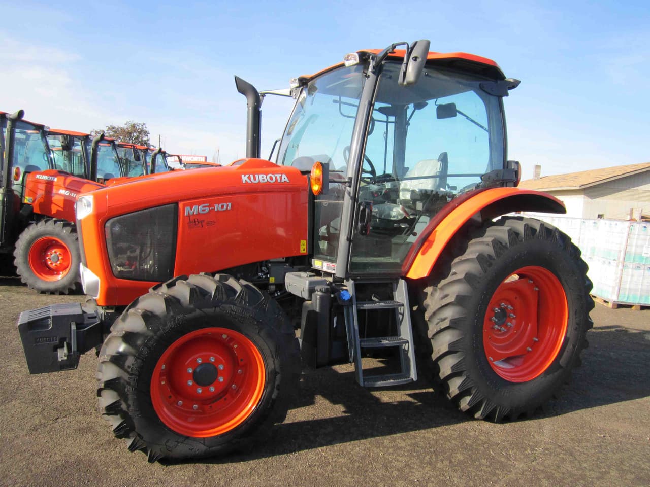 Kubota M6-101 