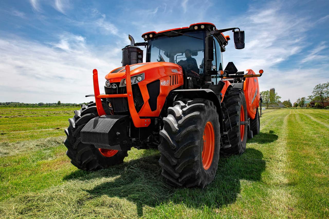 Kubota M8-201 