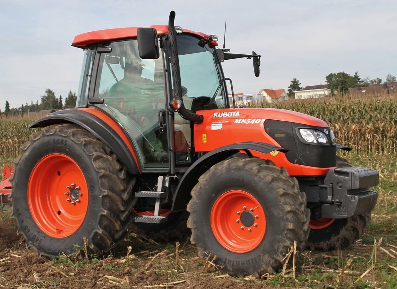 Kubota M8540 