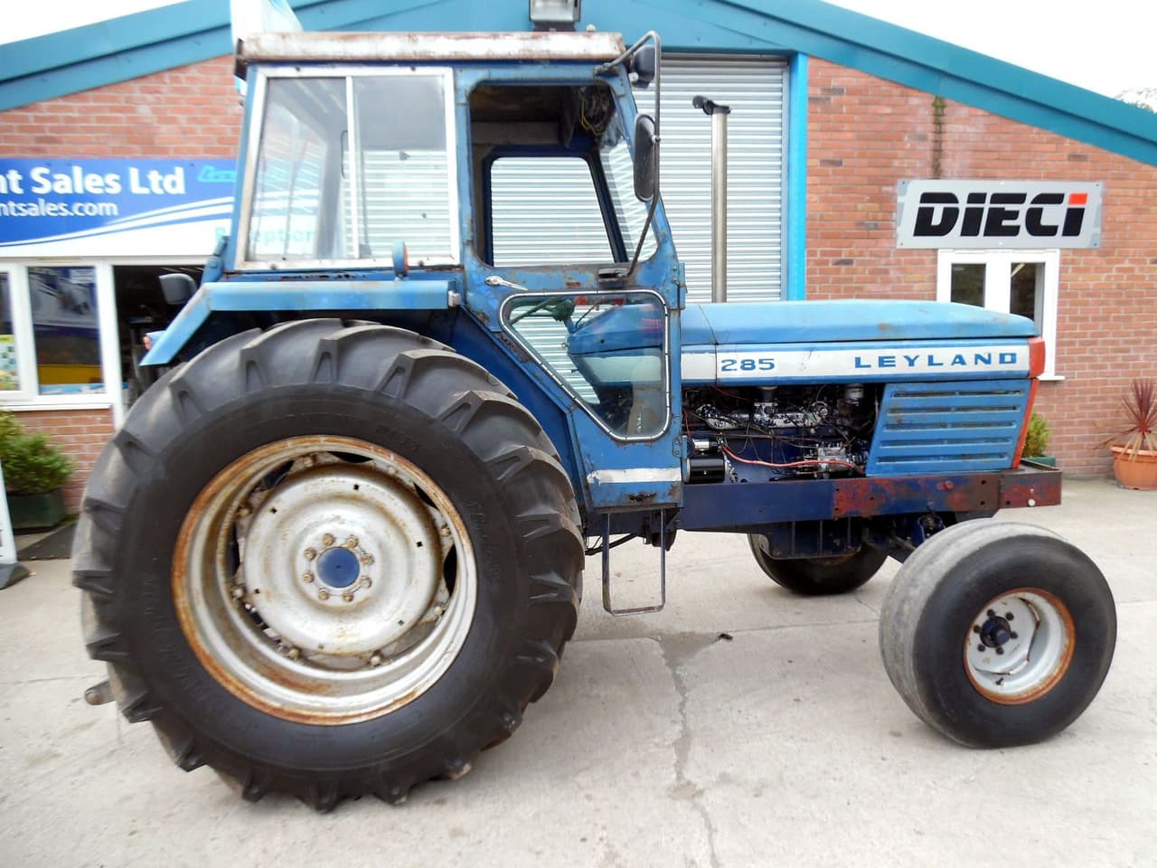 Leyland 285 