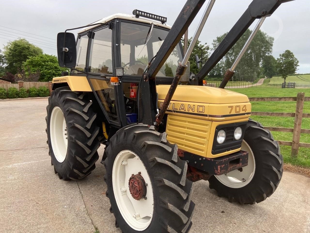 Leyland 704 
