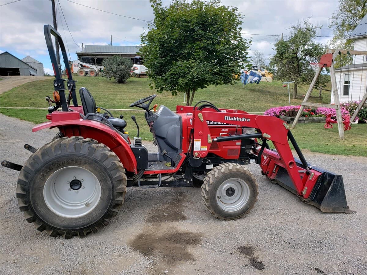 Mahindra 3016 