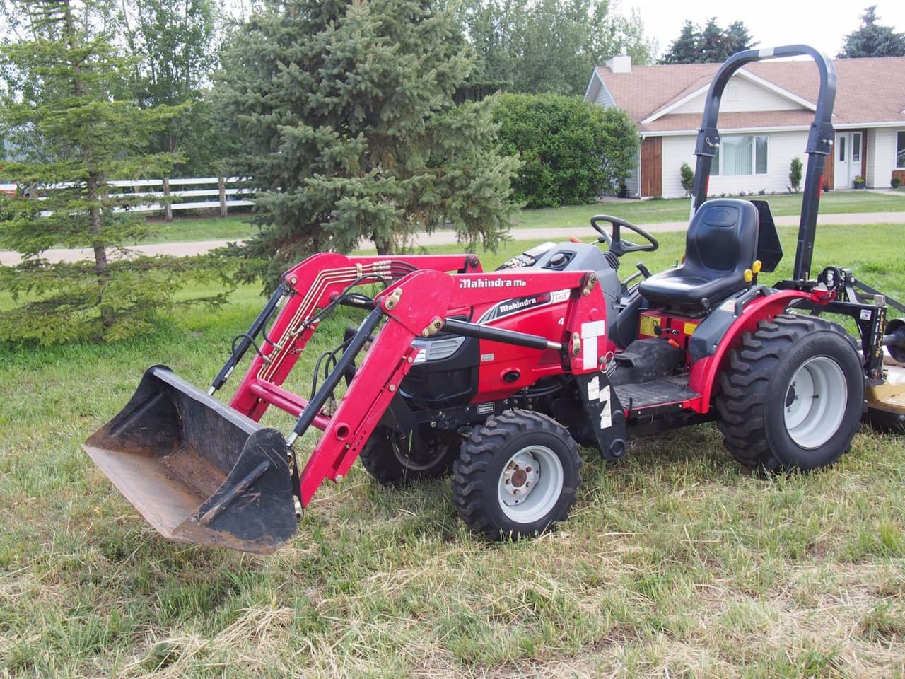 Mahindra Max 28 XL 
