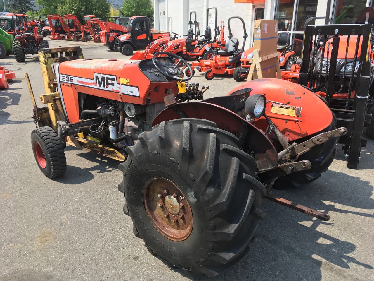 Massey Ferguson 235 