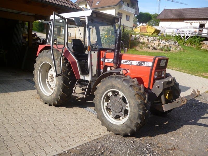 Massey Ferguson 393 