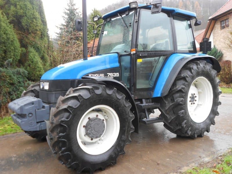 New Holland 7635 