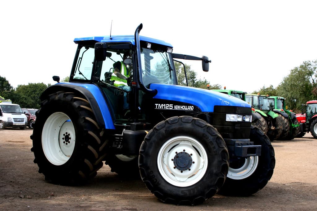 New Holland TM125 