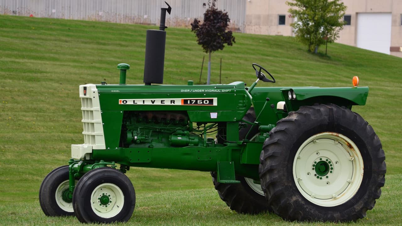 Oliver 1750 