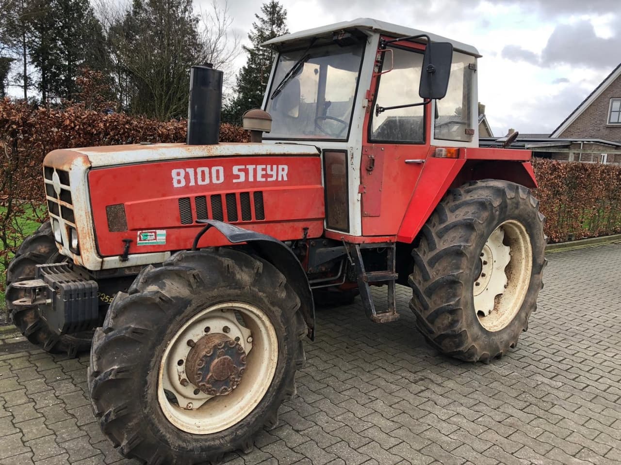 Steyr 8100 