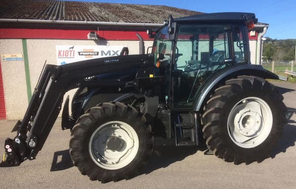 Valtra A104 