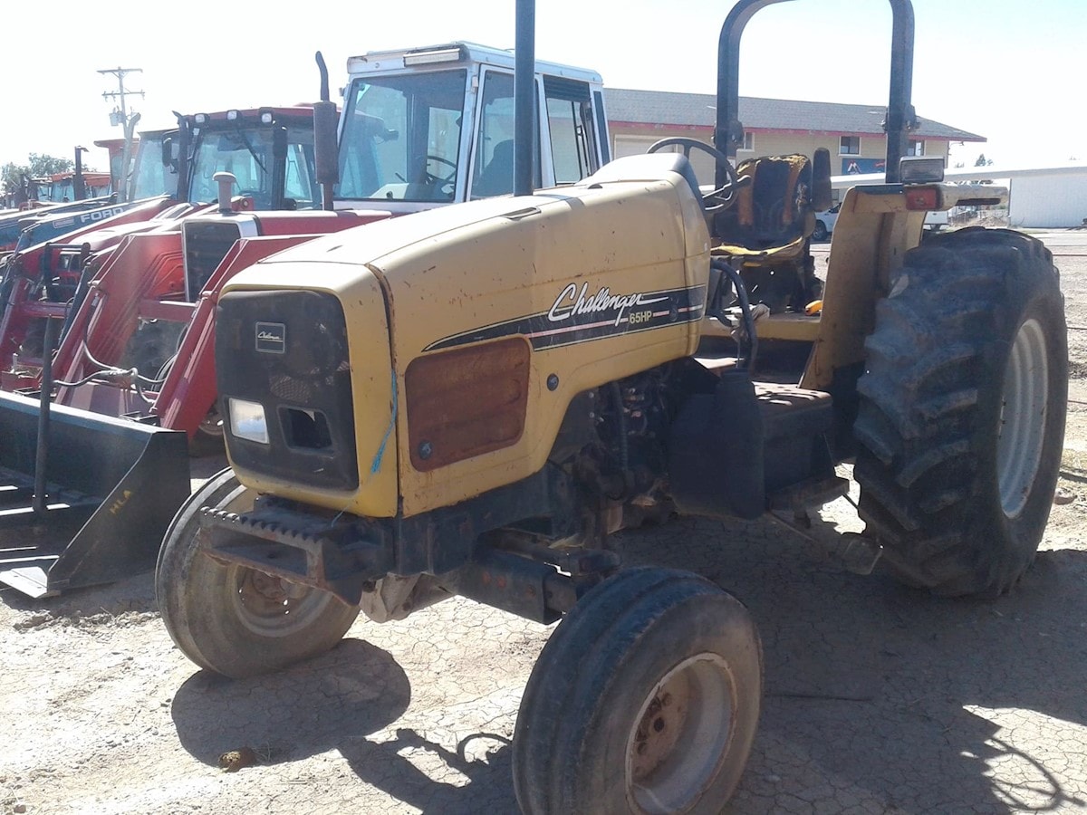 Challenger MT445 