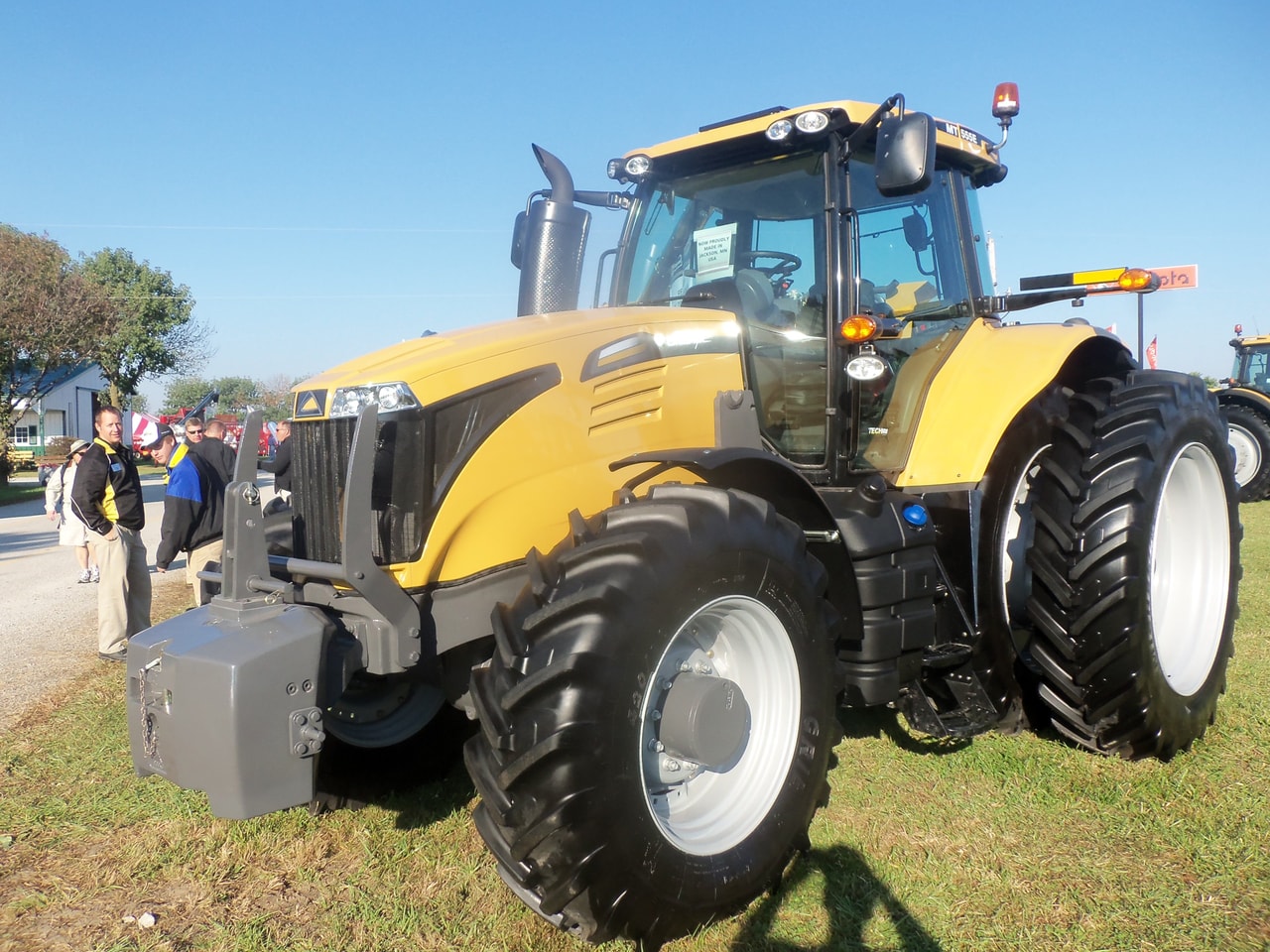 Challenger MT555E 