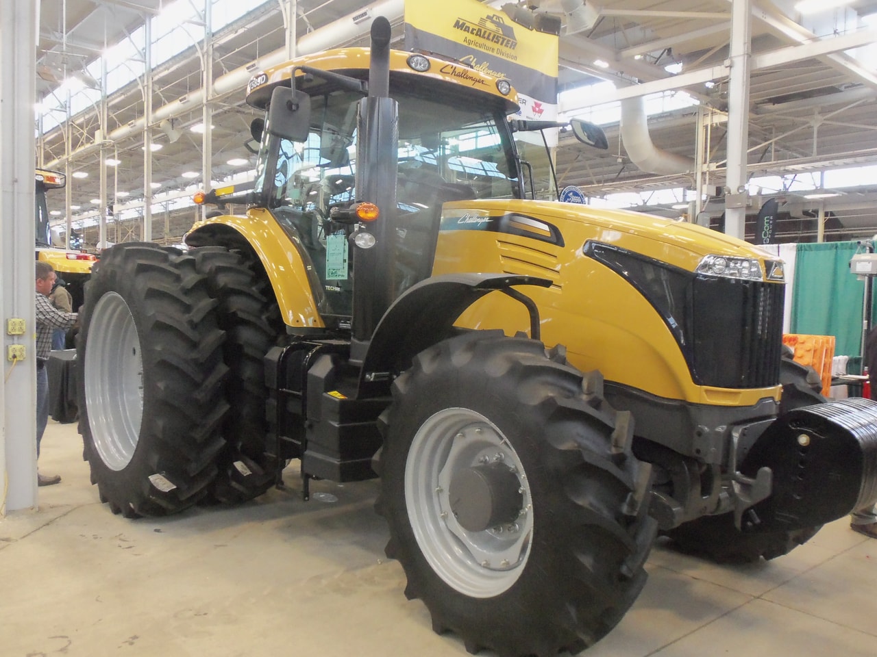 Challenger MT565E 