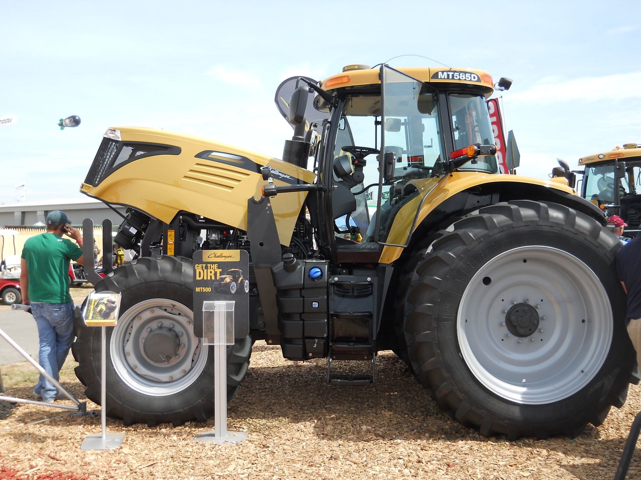 Challenger MT585B 