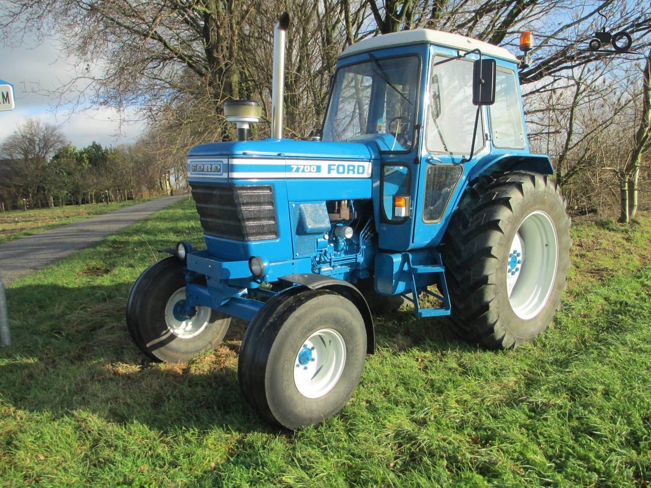 Ford 7700 