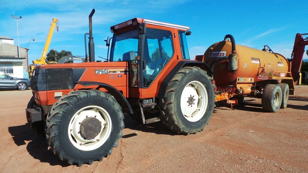 Hesston F130 