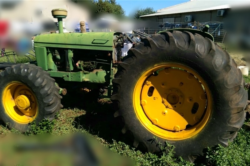 John Deere 2141 