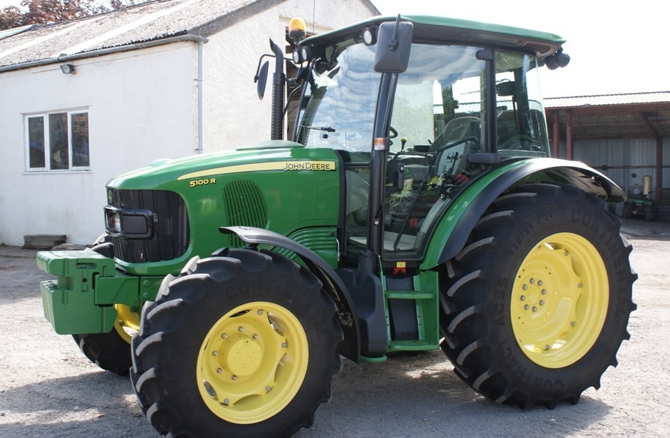 John Deere 5100R 