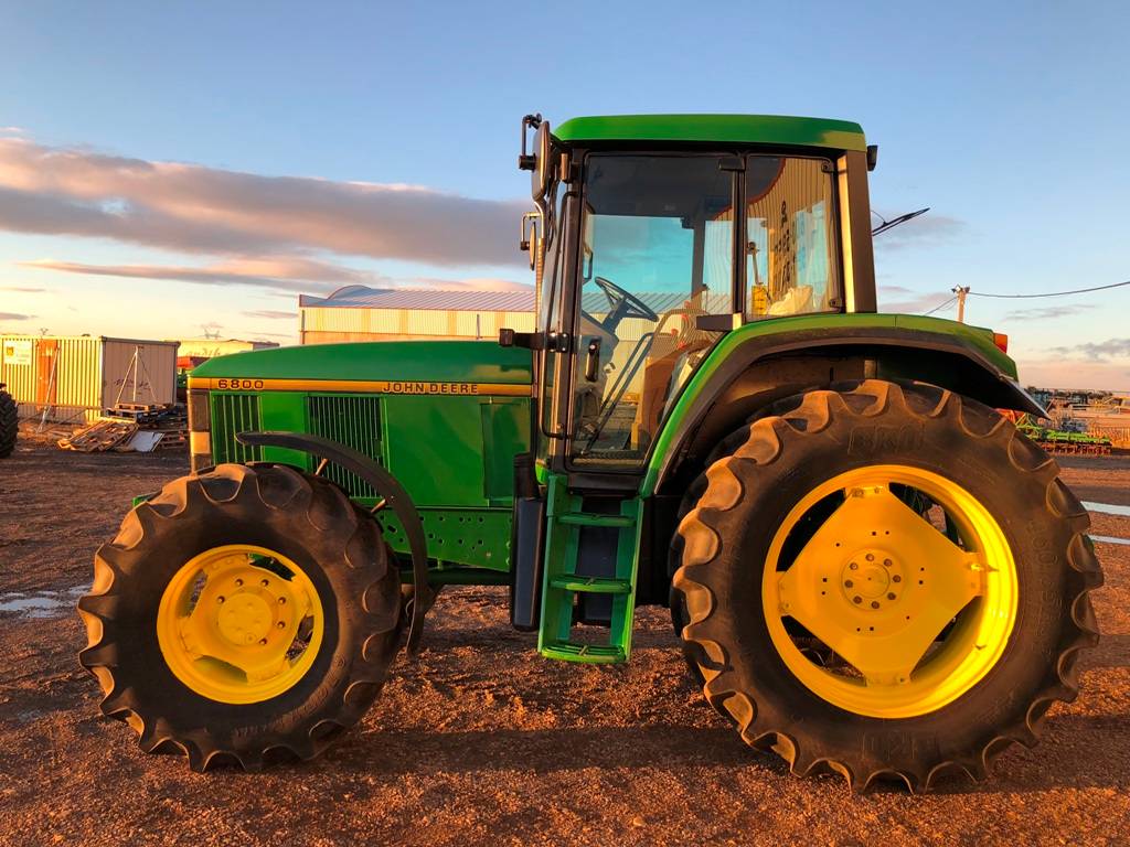 John Deere 6800 