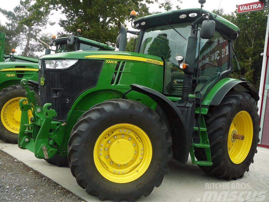 John Deere 7200 