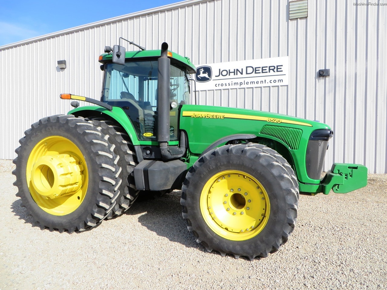 John Deere 8520 